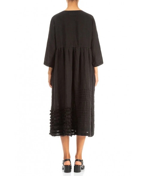 Платье льняное свободного кроя с застроченными мелкими складками 